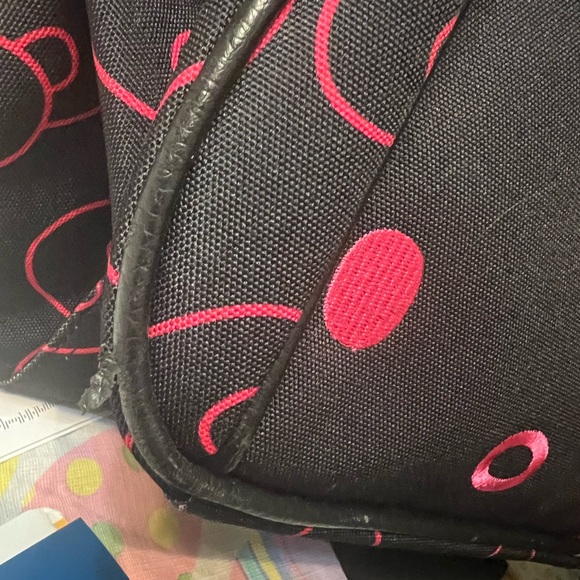 2011 Hello Kitty Loungefly Duffle Bag - Picture 2 of 8